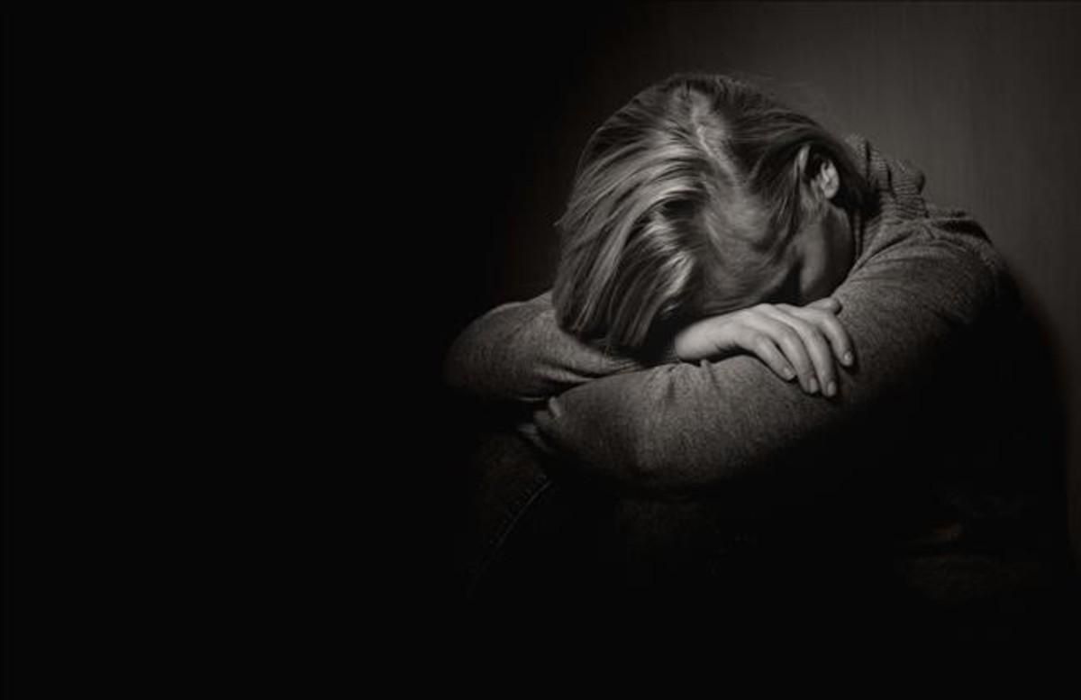 Seducción y manipulación en un momento de vulnerabilidad Seducción y manipulación en un momento de vulnerabilidad
