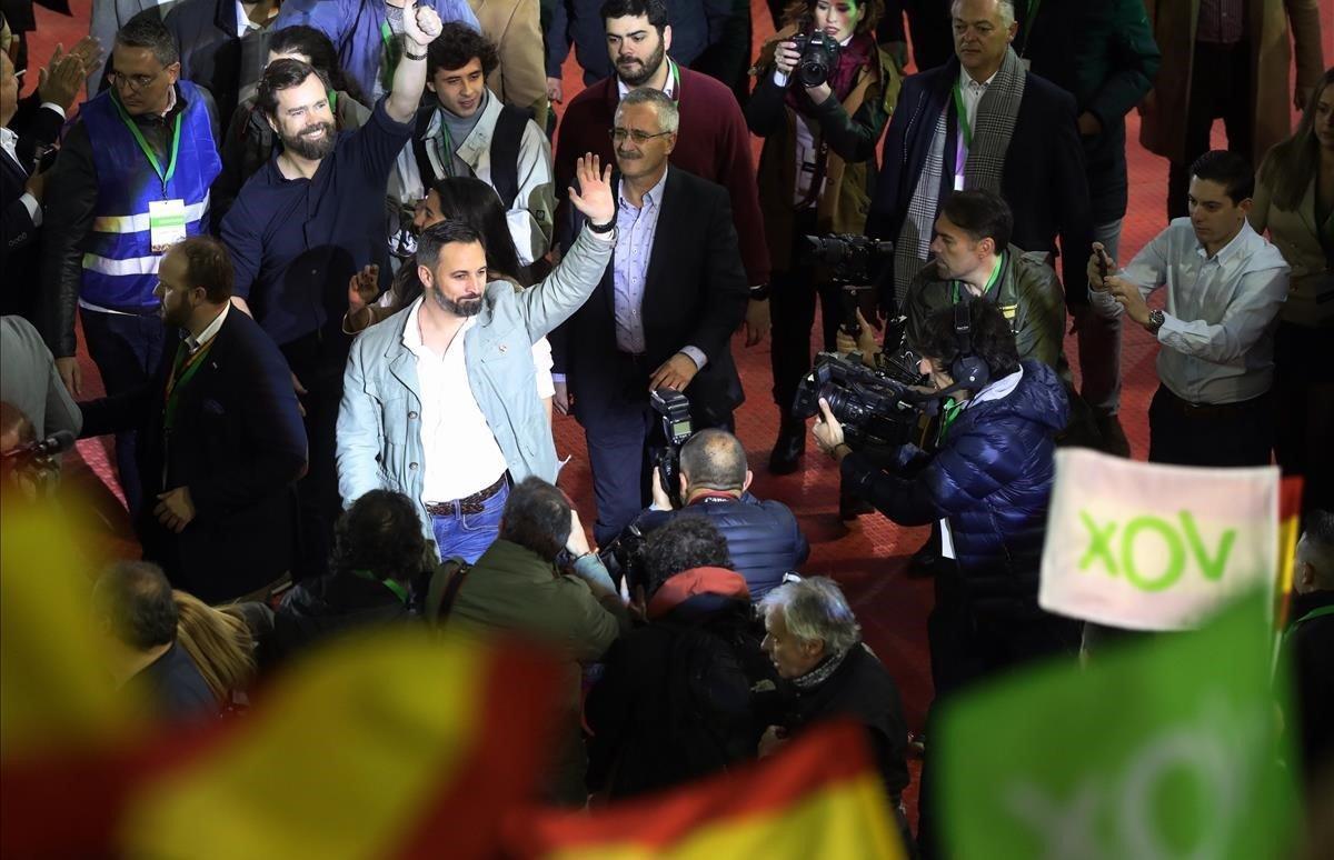 Santiago Abascal, a su llegada al acto electoral de VOX en Leganés, Madrid.