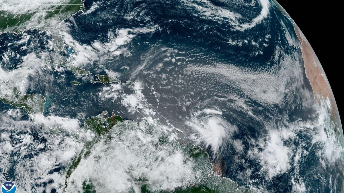 Jamaica i la República Dominicana esperen en alerta la tempesta ‘Elsa’ Jamaica i la República Dominicana esperen en alerta la tempesta ‘Elsa’
