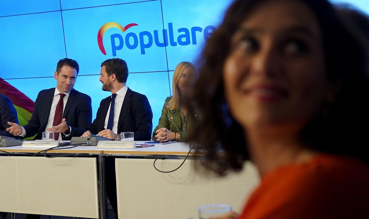 Pablo Casado y Garcia Egea y en primer plano Diaz Ayuso, en un Comité Ejecutivo Nacional del Partido Popular. Pablo Casado y Garcia Egea y en primer plano Diaz Ayuso, en un Comité Ejecutivo Nacional del Partido Popular.