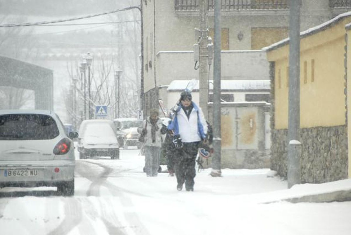 Copiosa nevada, esta mañana, en Esterri d’Àneu (Pallars Sobirà). Copiosa nevada, esta mañana, en Esterri d’Àneu (Pallars Sobirà).