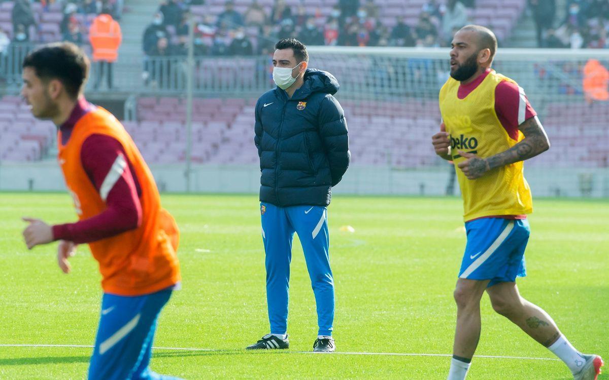 Xavi, en el entrenamiento del Barça a puertas abiertas en el Camp Nou.