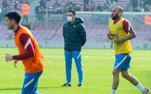 Xavi, en el entrenamiento del Barça a puertas abiertas en el Camp Nou.