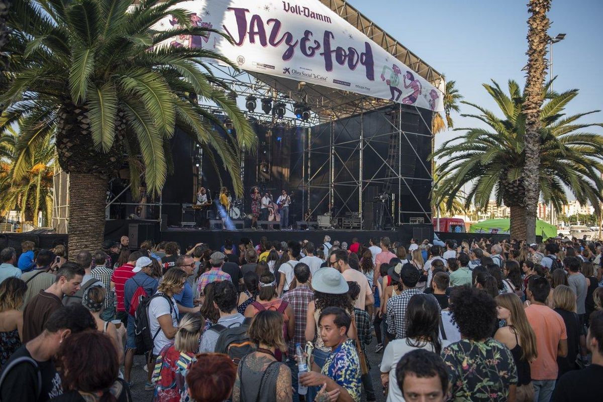 Aspecto del Moll de la Fusta en el último Jazz & Food. Aspecto del Moll de la Fusta en el último Jazz & Food.