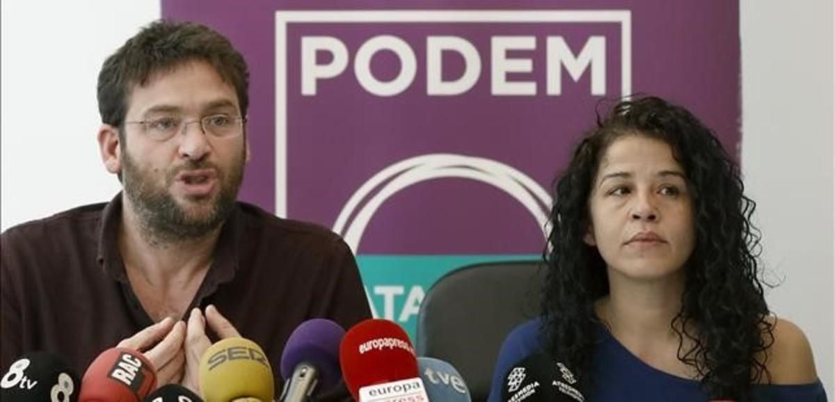 Albano Dante Fachin junto a Ruth Moreta, en la sede de Podem. Albano Dante Fachin junto a Ruth Moreta, en la sede de Podem.