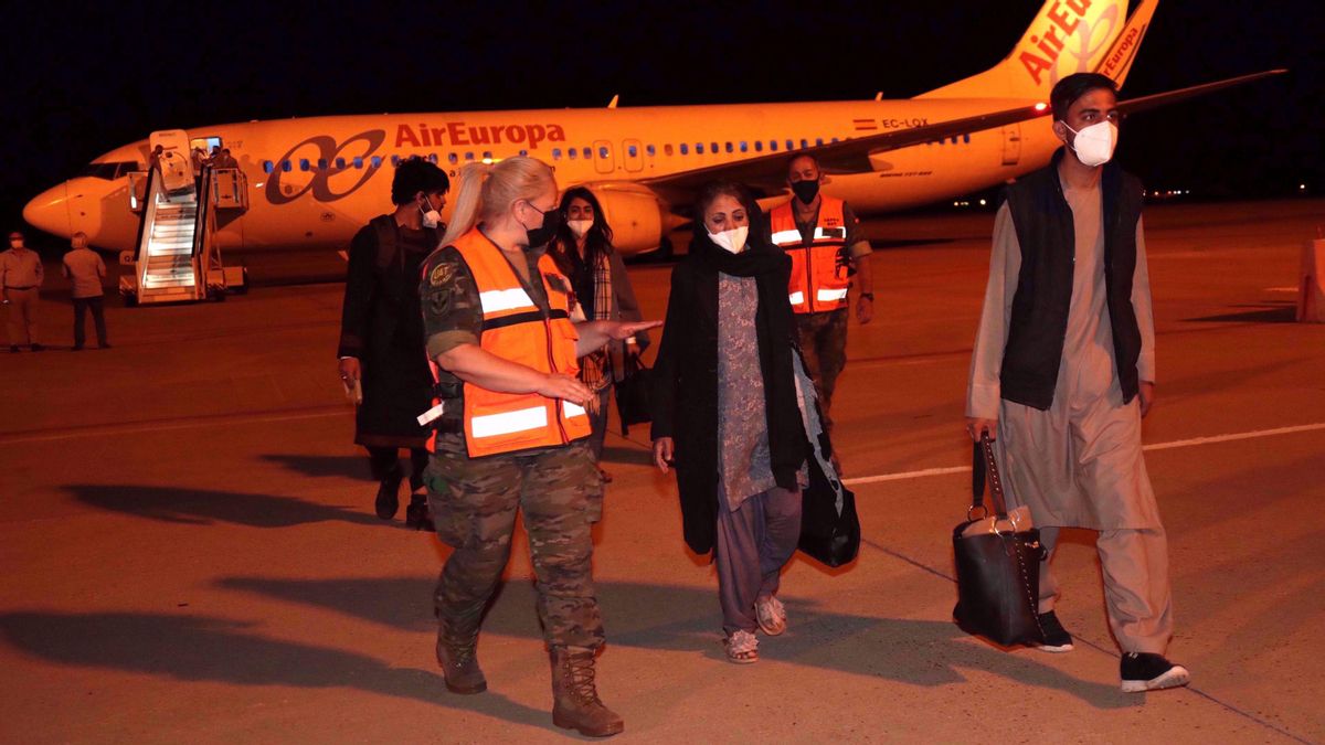Llega el tercer avión español con 110 evacuados de Afganistán. Llega el tercer avión español con 110 evacuados de Afganistán.