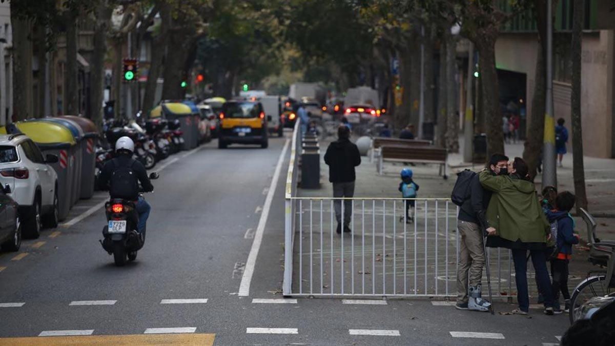 Escuela Univers, en Gràcia, cuyo entorno ya ha sido pacificado. Escuela Univers, en Gràcia, cuyo entorno ya ha sido pacificado.