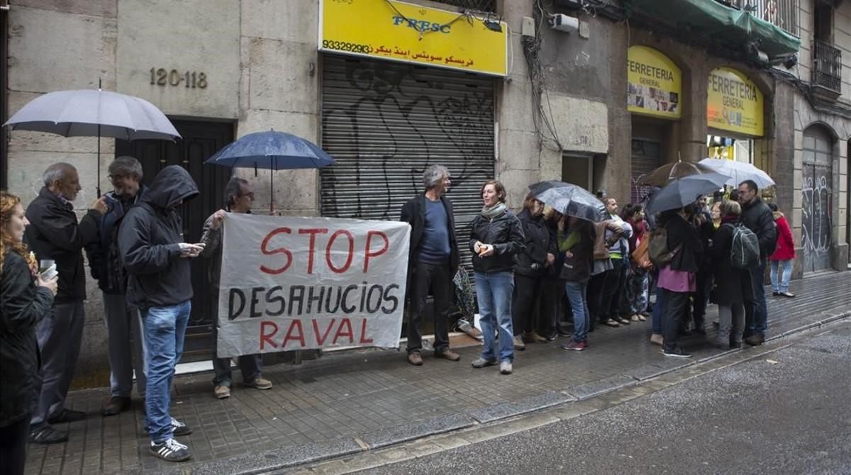 Desahucio en el Raval, en noviembre del 2016. Desahucio en el Raval, en noviembre del 2016.