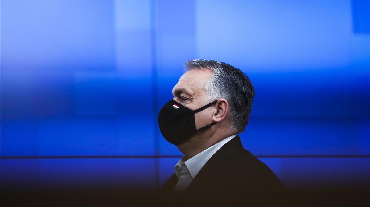 El primer ministro de Hungría, Viktor Orbán, abandona la cumbre europea de Bruselas el pasado 11 de diciembre. El primer ministro de Hungría, Viktor Orbán, abandona la cumbre europea de Bruselas el pasado 11 de diciembre.