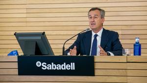 El consejero delegado del Sabadell, César González-Bueno, durante la presentación de los resultados del primer trimestre.