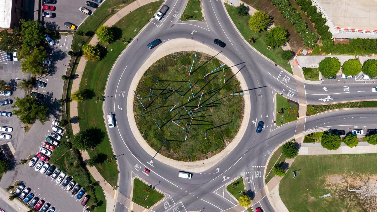 Las tres reglas indispensables para circular bien en las glorietas, según la DGT Las tres reglas indispensables para circular bien en las glorietas, según la DGT