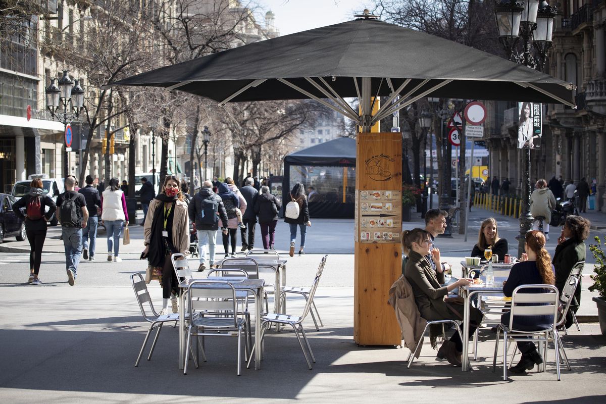 Un bar de la Rambla de Catalunya de Barcelona, el pasado día 11. Un bar de la Rambla de Catalunya de Barcelona, el pasado día 11.