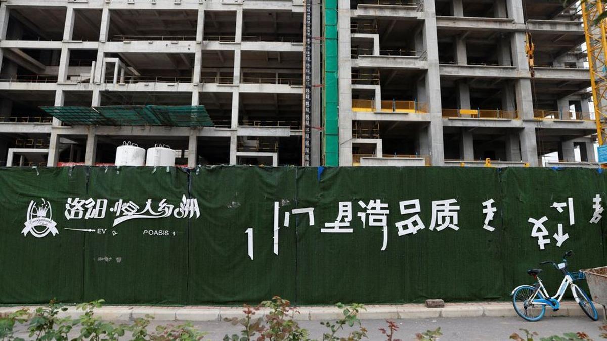 El complejo de edificios Evergrande Oasis en Luoyang, una de las cientos de obras sin finalizar de la compañía en problemas