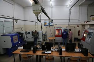 Aula con maquinaria en el Instituto Llobregat de L’Hospitalet.