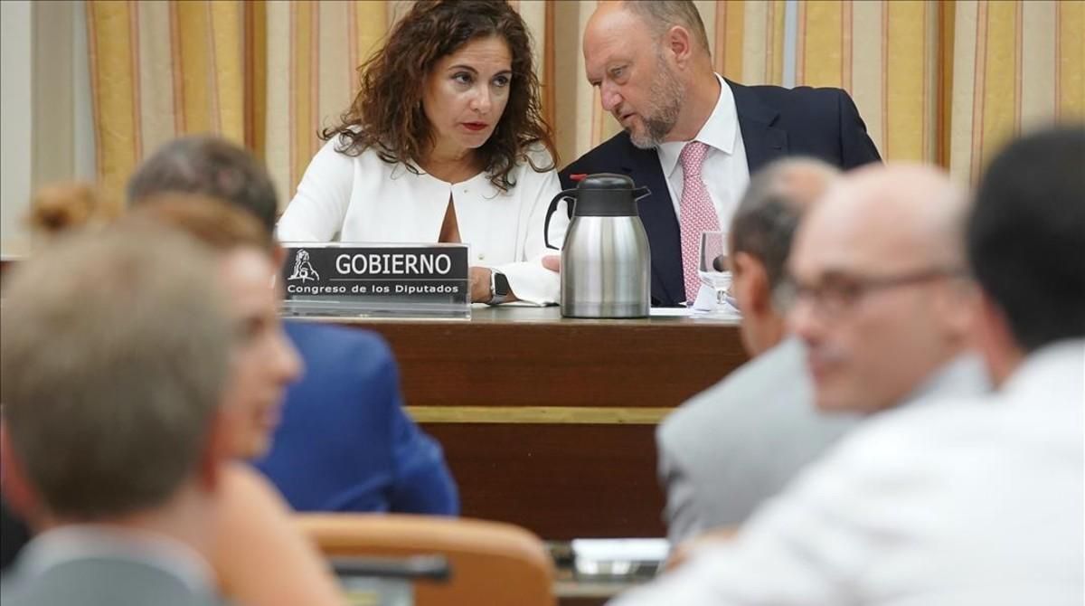 La ministra de Hacienda, María Jesús Montero, en la Comisión de Hacienda del Congreso de los Diputados. La ministra de Hacienda, María Jesús Montero, en la Comisión de Hacienda del Congreso de los Diputados.