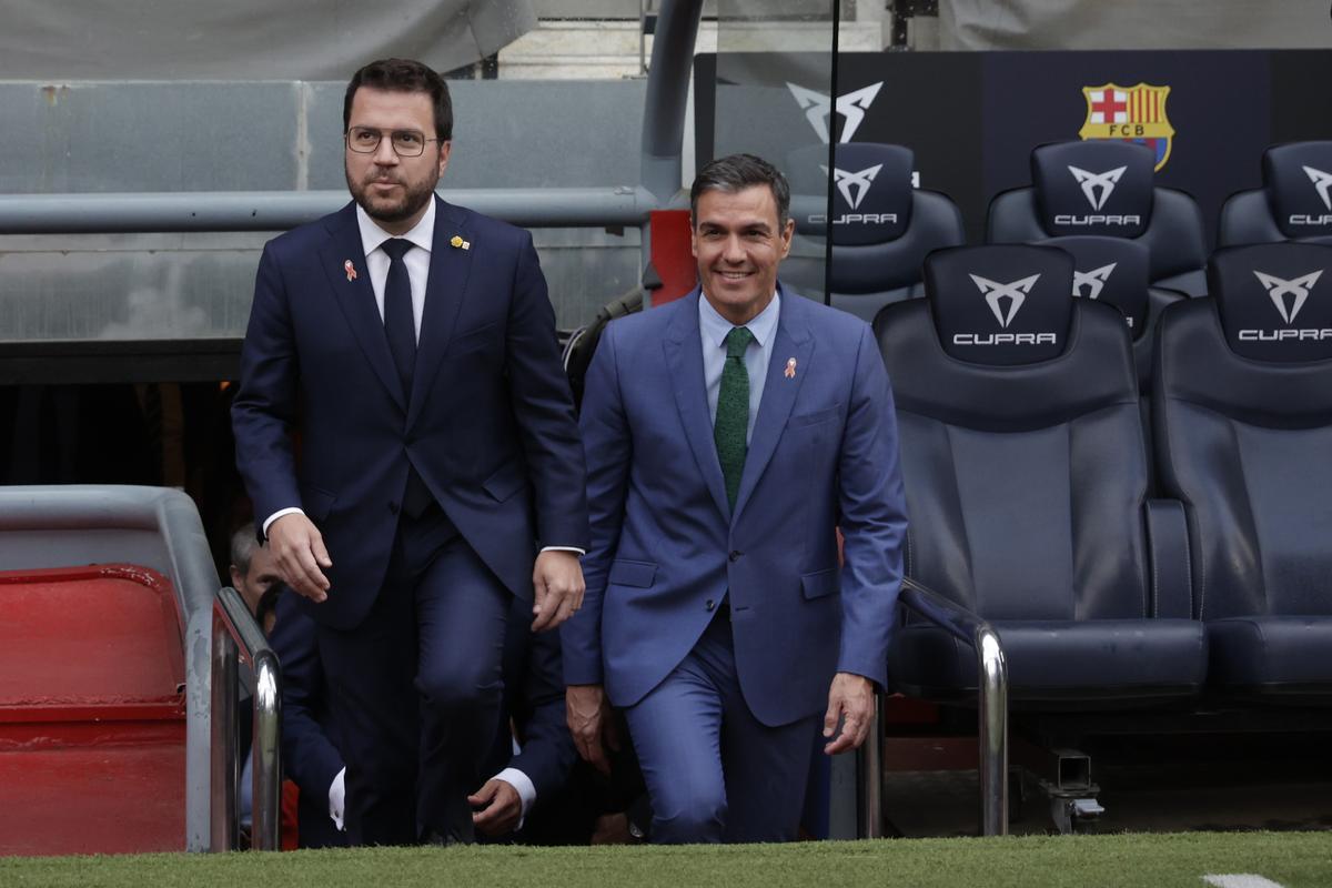 Sánchez allarga la mà a Aragonès per convocar al juliol la taula de diàleg