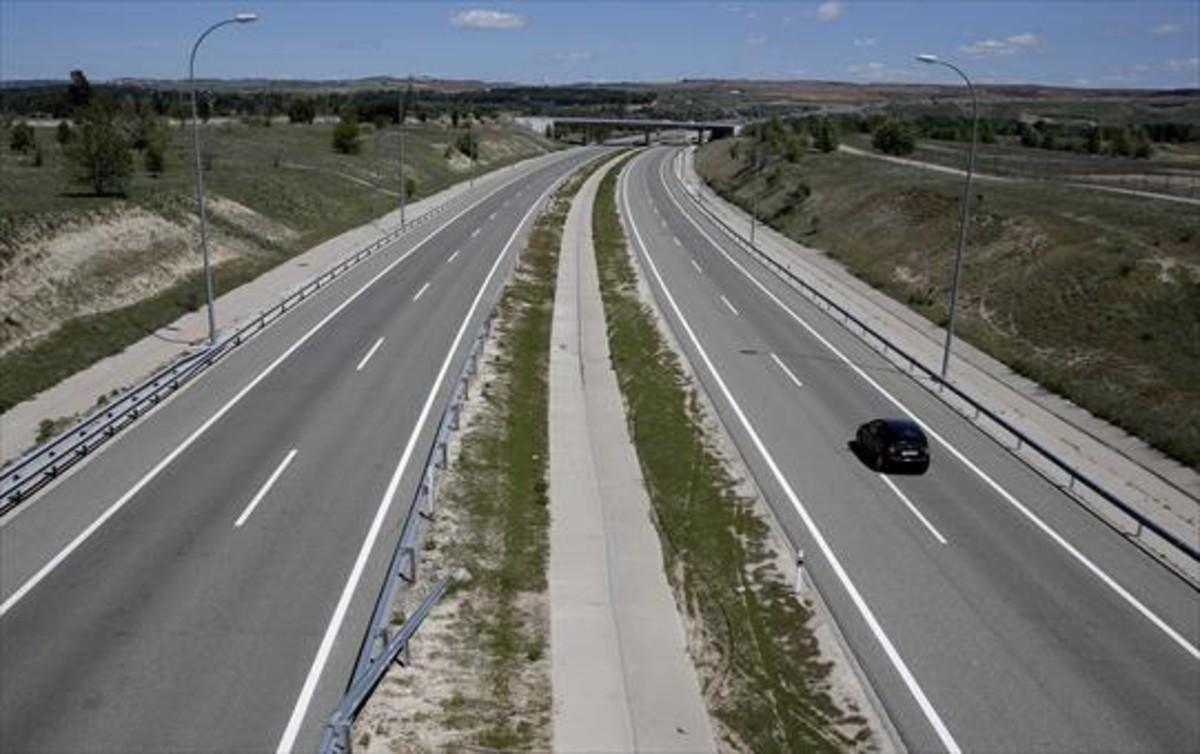 Sin tráfico 8 La autopista radial R-2, una vía de peaje de 62 kilómetros de longitud entre la M-40 y Guadalajara.