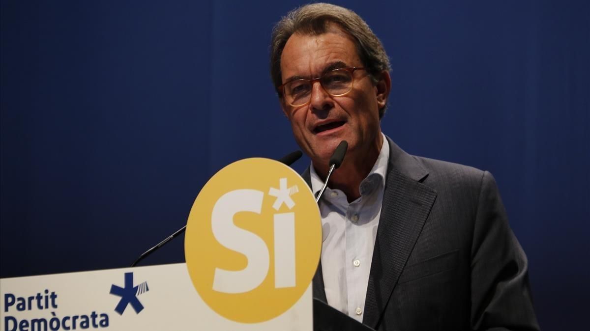 Artur Mas, del cel polític a l'infern judicial Artur Mas, del cel polític a l'infern judicial