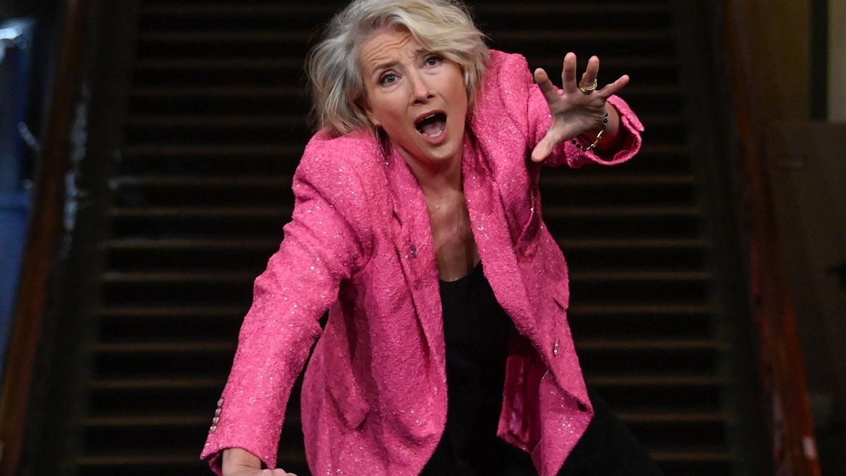 Emma Thompson: «Les dones ens han rentat el cervell perquè odiem els nostres cossos» Emma Thompson: «Les dones ens han rentat el cervell perquè odiem els nostres cossos»