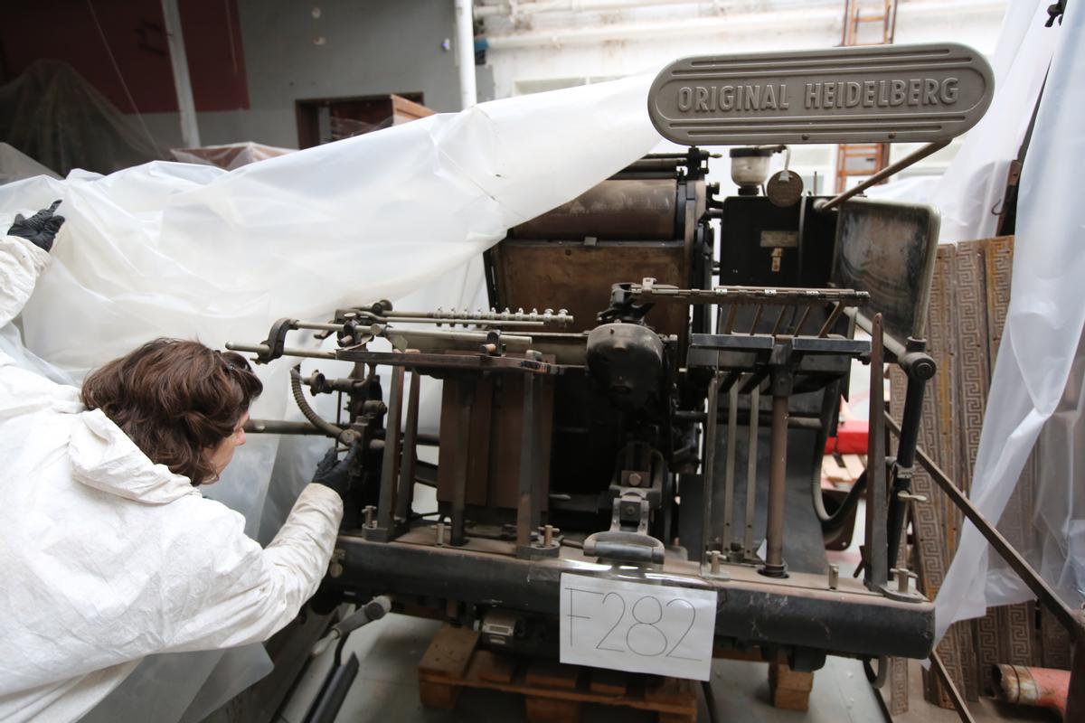 Curiosidades Y Reliquias Del Futuro Museo Del Trabajo De Barcelona