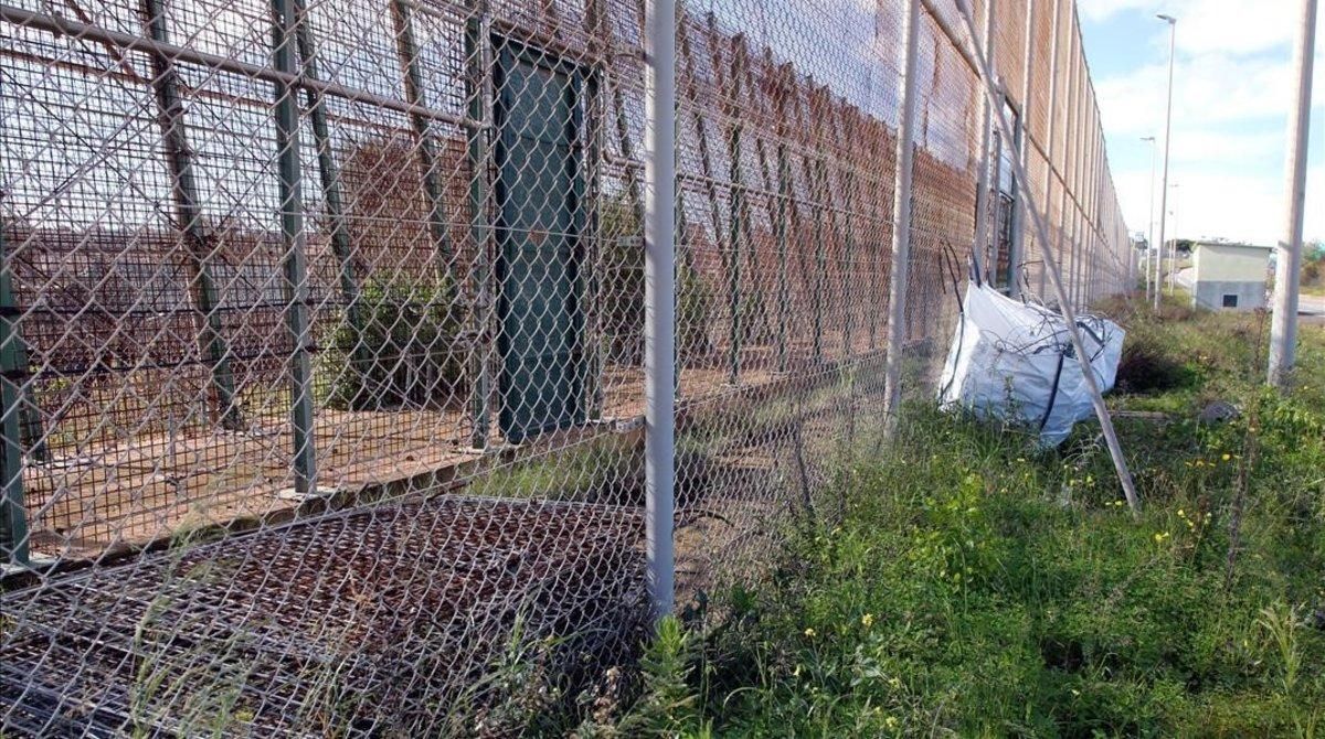 Retirada de la sirga tridimensional en Melilla. Retirada de la sirga tridimensional en Melilla.