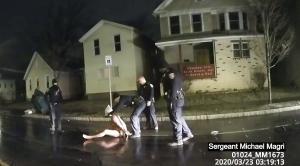 Nou episodi de brutalitat policial contra un home negre als EUA