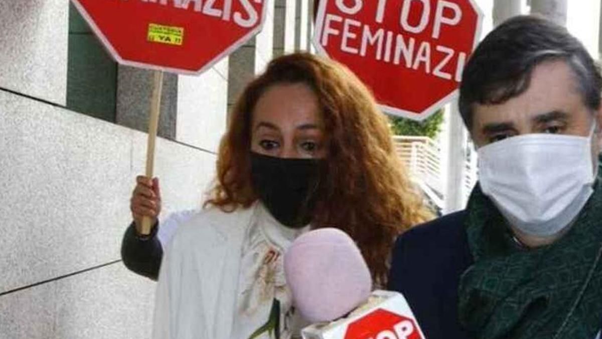 Rocío Carrasco, acosada en el juzgado al acudir a declarar por la nueva demanda de Antonio David Rocío Carrasco, acosada en el juzgado al acudir a declarar por la nueva demanda de Antonio David