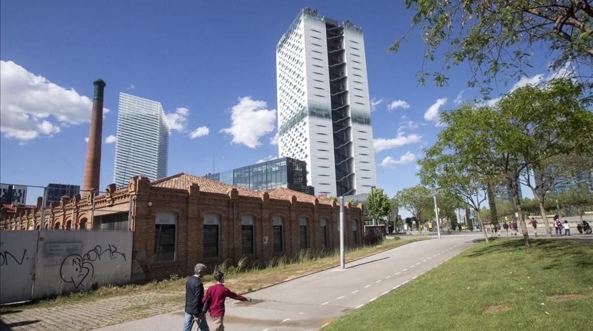 La antigua fábrica Godó i Trias que albergará el futuro centro universitario de medicina china. La antigua fábrica Godó i Trias que albergará el futuro centro universitario de medicina china.