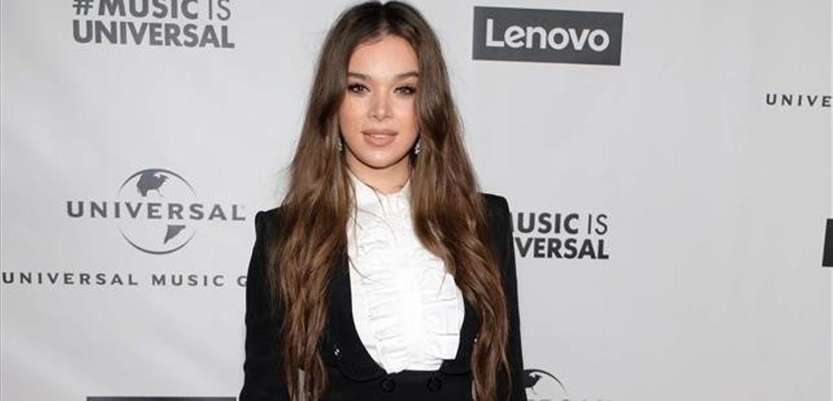 LOS ANGELES  CALIFORNIA - JANUARY 26  Hailee Steinfeld attends the 2020 Grammy after party hosted by Universal Music Group on January 26  2020 in Los Angeles  California    Sarah Morris Getty Images AFP    FOR NEWSPAPERS  INTERNET  TELCOS   TELEVISION USE ONLY