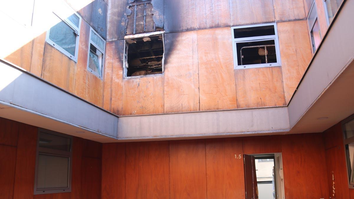 La casa de Terrassa en la que se produjo el incendio en el que ha muerto una niña de 4 años.