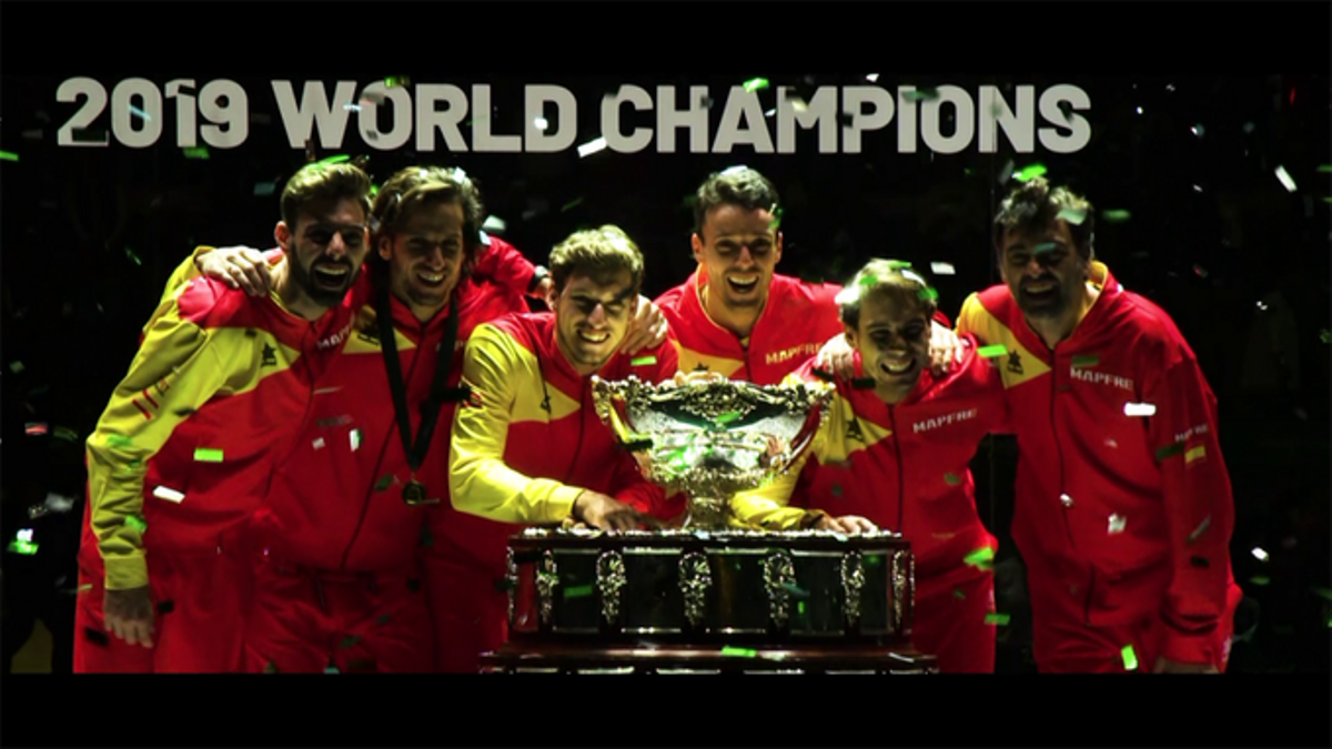 Los tenistas españoles celebran el título ganado en 2019.