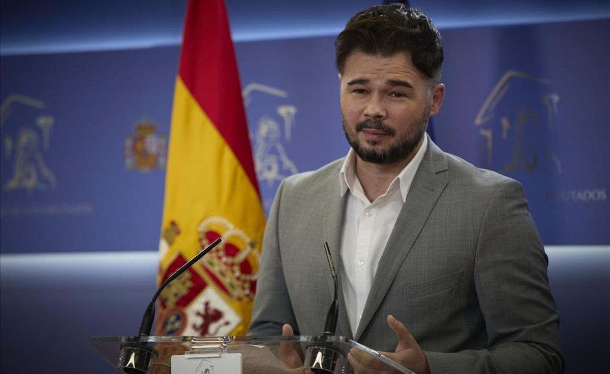 Gabriel Rufián, en rueda de prensa en el Congreso de los Diputados. Gabriel Rufián, en rueda de prensa en el Congreso de los Diputados.