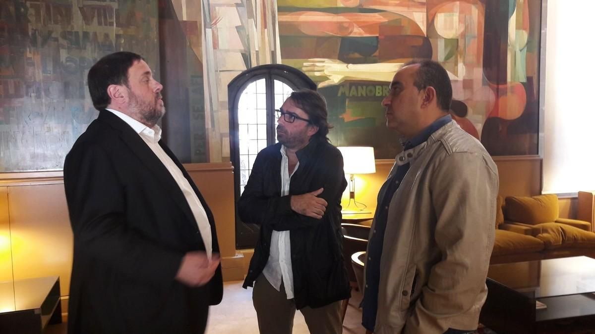 Oriol Junqueras con los líderes de UGT y CCOO en una imagen de archivo. Oriol Junqueras con los líderes de UGT y CCOO en una imagen de archivo.