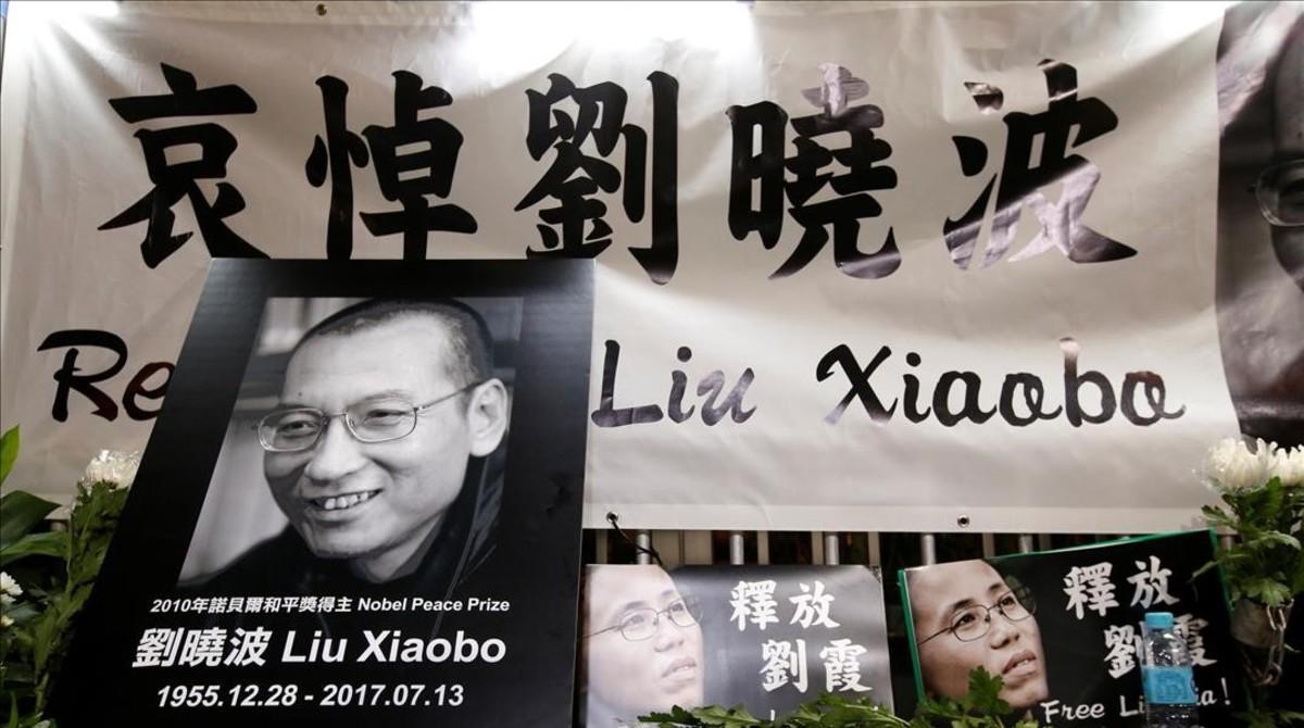 Homenaje al premio Nobel de la Paz Liu Xiaobo en China.
