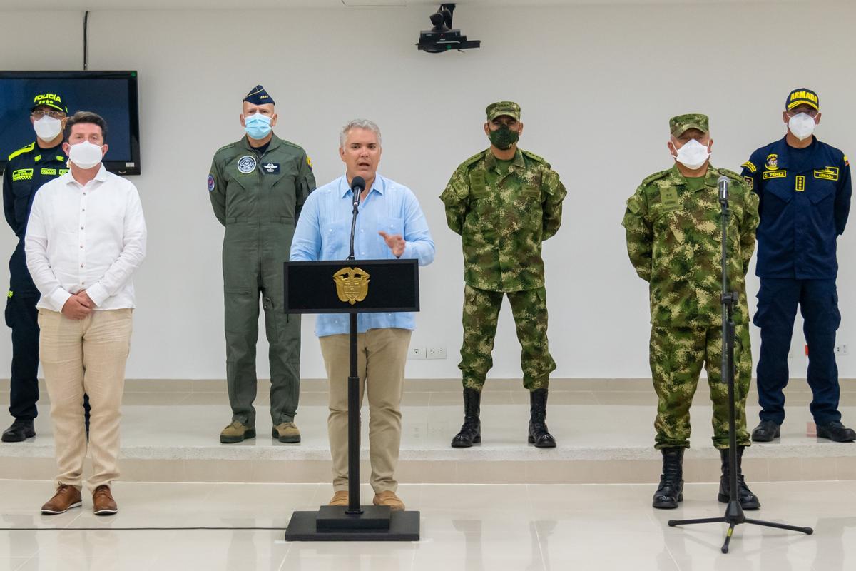 El presidente de Colombia, Iván Duque, anuncia el envío de dos batallones del Ejército al departamento de Arauca, este lunes.