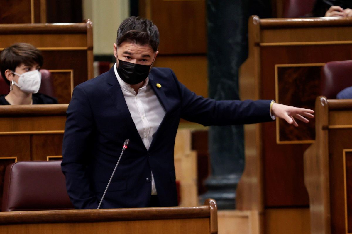 Gabriel Rufián, portavoz de ERC, durante la sesión de control al Gobierno en el Congreso de este 12 de mayo. Gabriel Rufián, portavoz de ERC, durante la sesión de control al Gobierno en el Congreso de este 12 de mayo.