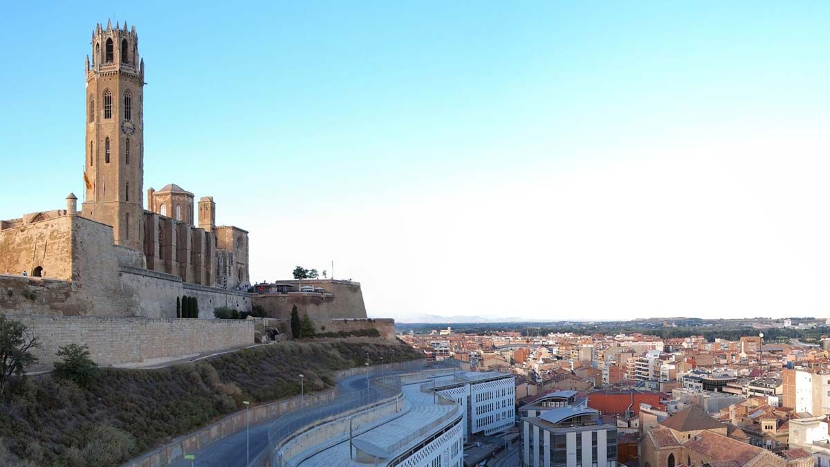 Why do companies leave Lleida for Aragon?