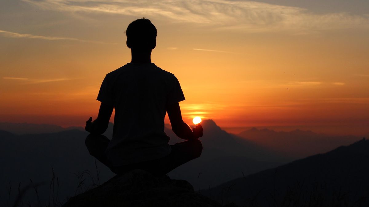 "Fui a una clase de meditación y no pude dejar de meditar sobre que estaba pagando 50 € por meditar" "Fui a una clase de meditación y no pude dejar de meditar sobre que estaba pagando 50 € por meditar"