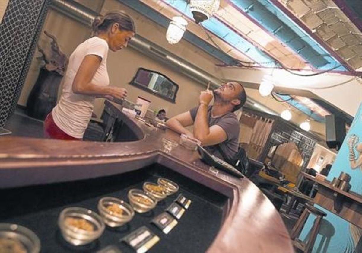 Trias cerrará el 80% de las asociaciones cannábicas de BCN Trias cerrará el 80% de las asociaciones cannábicas de BCN