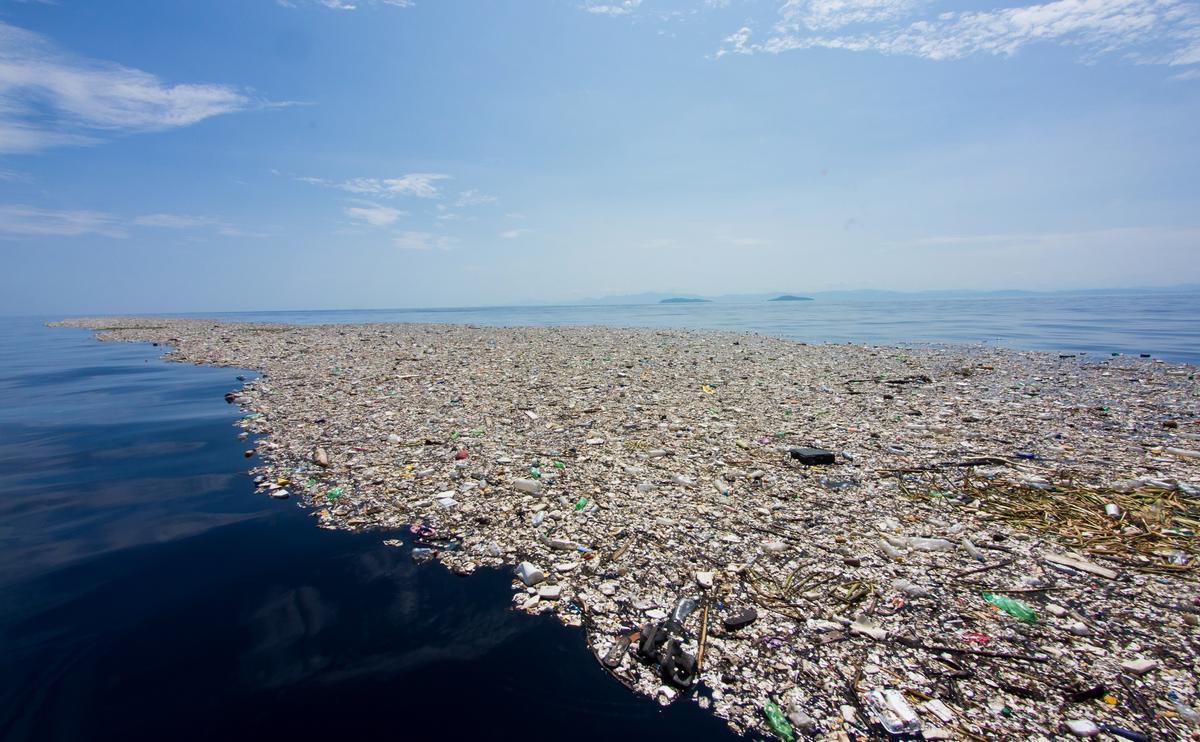 ¿Cuáles son las 7 superislas de plástico que flotan en los mares del mundo?