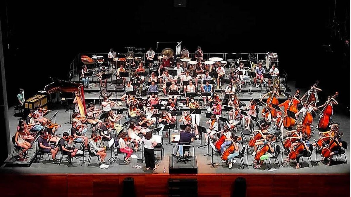 Los músicos de la JONC durante un ensayo. Los músicos de la JONC durante un ensayo.