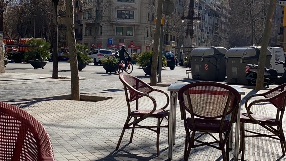 Terraza vacía en un bar en Barcelona. Terraza vacía en un bar en Barcelona.
