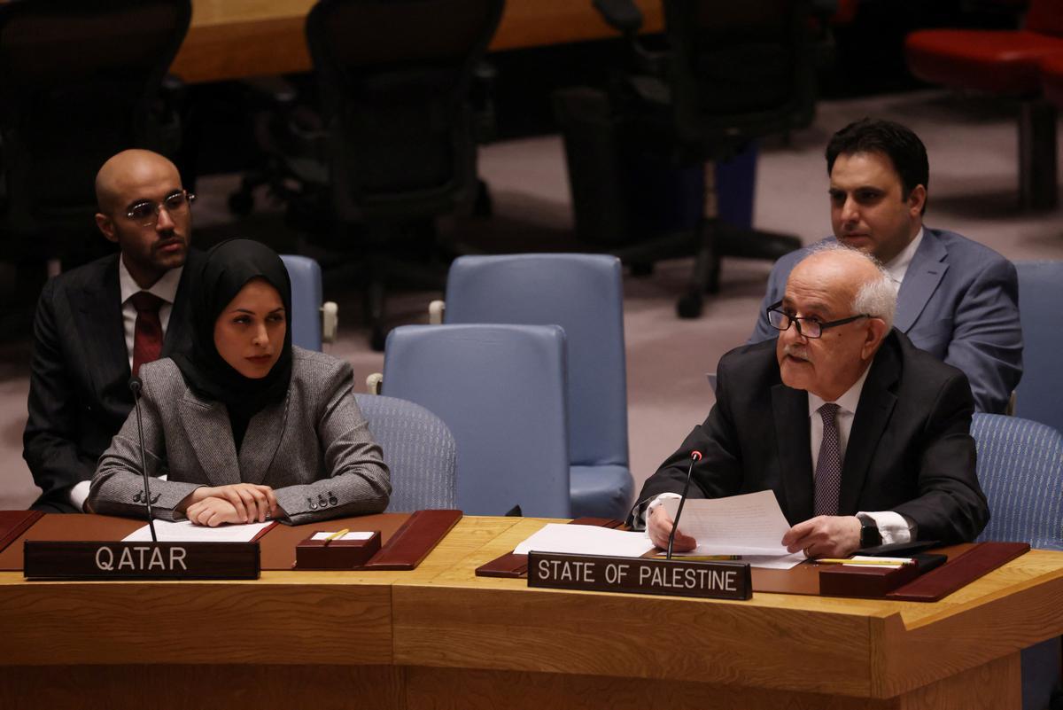 El embajador palestino ante la ONU, Riyad Mansour, durante su intervención en el Consejo de Seguridad este lunes.