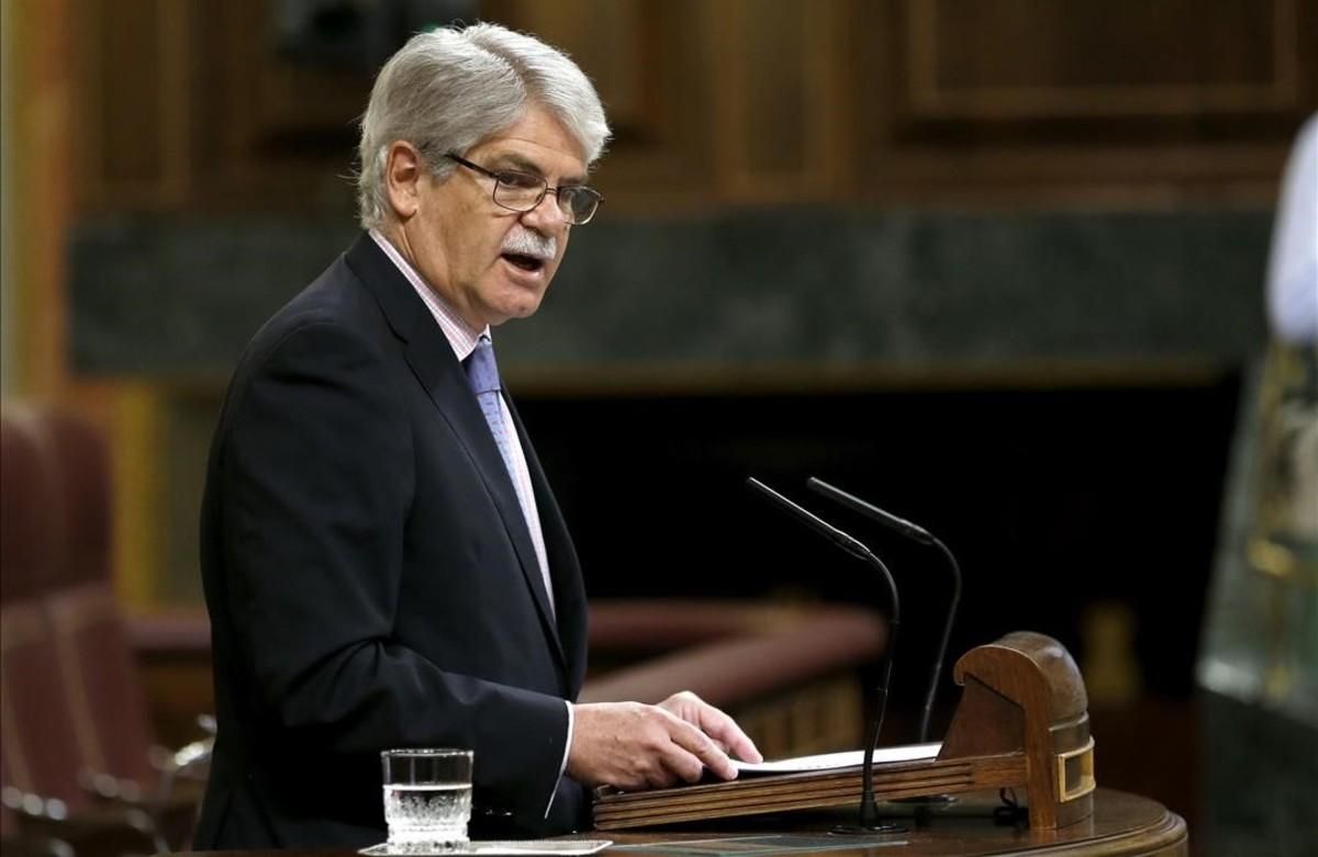 El ministro de Asuntos Exteriores, Alfonso Dastis, defendiendo el CETA en el Congreso. El ministro de Asuntos Exteriores, Alfonso Dastis, defendiendo el CETA en el Congreso.