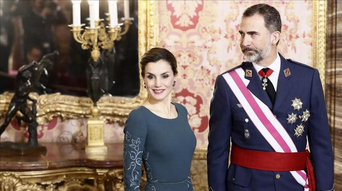 El rey Felipe VI y la reina Letizia, durante la celebración de la Pascua Militar. El rey Felipe VI y la reina Letizia, durante la celebración de la Pascua Militar.