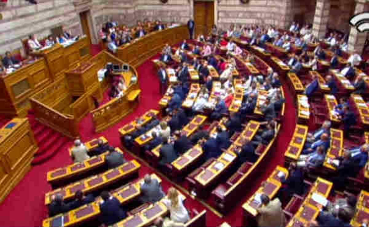El Congreso de Grecia vota sí al nuevo paquete de reformas de Tsipras