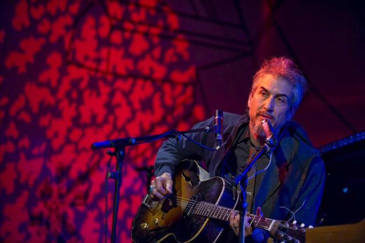 El norteamericano Howe Gelb durante una actuación. El norteamericano Howe Gelb durante una actuación.