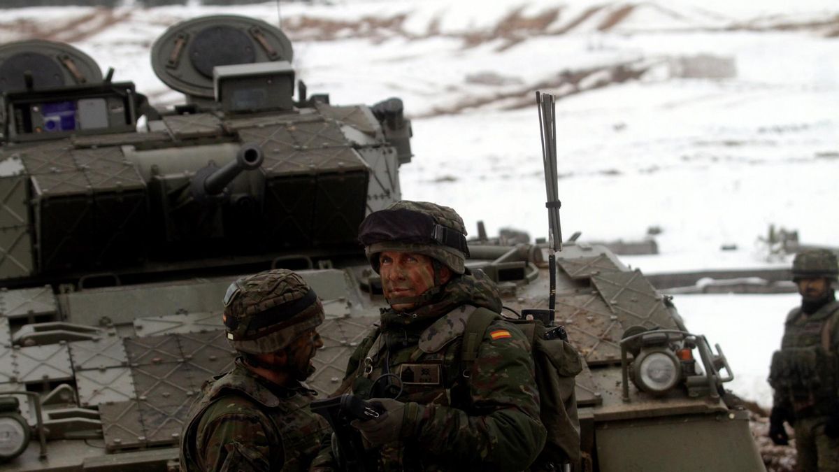 Soldados españoles de la OTAN participan en ejercicios militares en la base de Adazi, Letonia, en febrero de 2018. Soldados españoles de la OTAN participan en ejercicios militares en la base de Adazi, Letonia, en febrero de 2018.