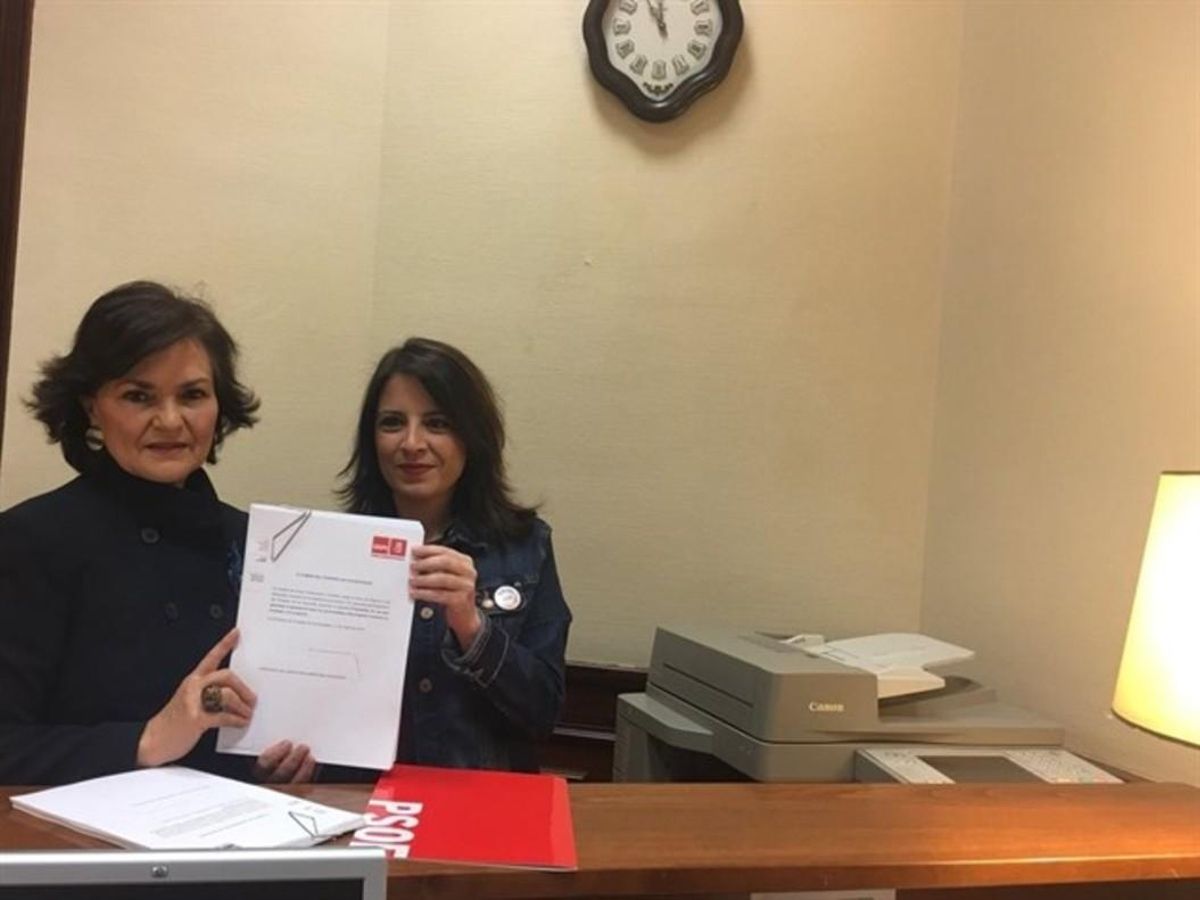 La secretaria de Igualdad del PSOE Carmen Calvo y Adriana Lastra. La secretaria de Igualdad del PSOE Carmen Calvo y Adriana Lastra.