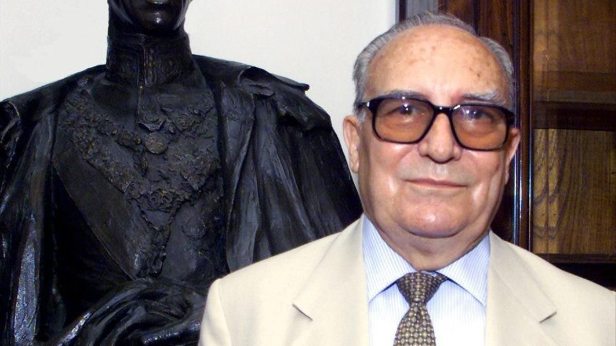 Carlos Seco Serrano, decano de los historiadores españoles, ha fallecido este domingo en Madrid. Carlos Seco Serrano, decano de los historiadores españoles, ha fallecido este domingo en Madrid.